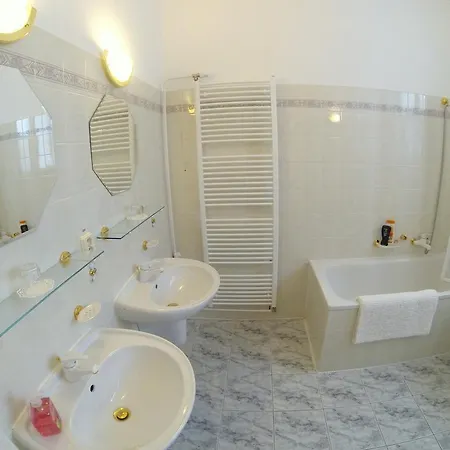 索乃恩斯特拉尔酒店 公寓 玛丽亚温泉